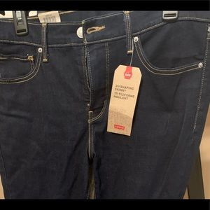 Levi 311 Shaping Jeans